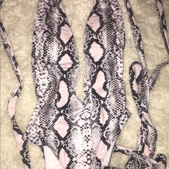 Snakeskin bathing suit - Picture 3 of 5